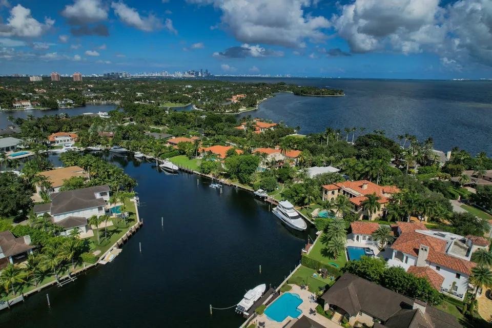 Hammock Oak And Lakes Real Estate